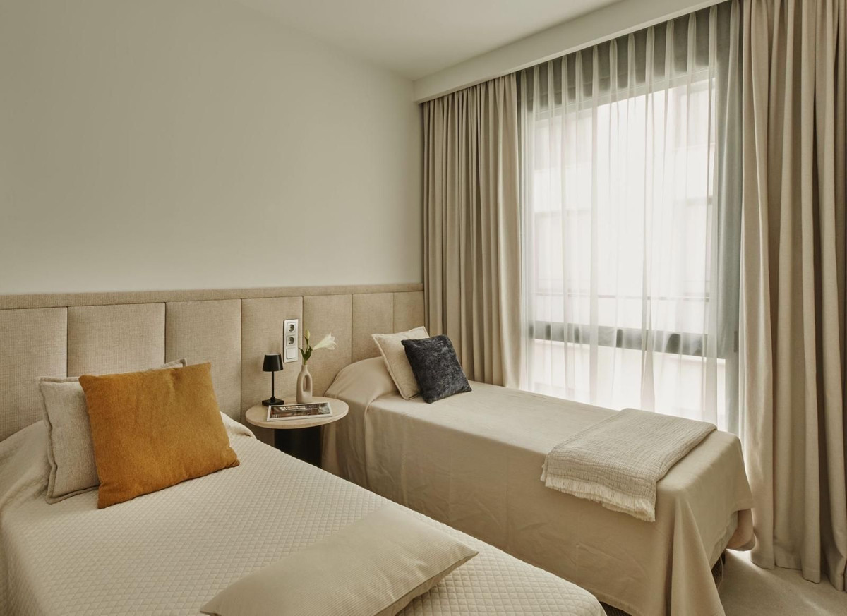 9a741e348d1c4574a30127c4d29f8ffe - 17