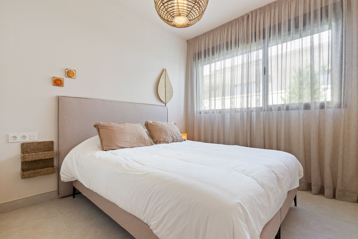 9b9e394861fa0a48387173622bdaea32 - 19