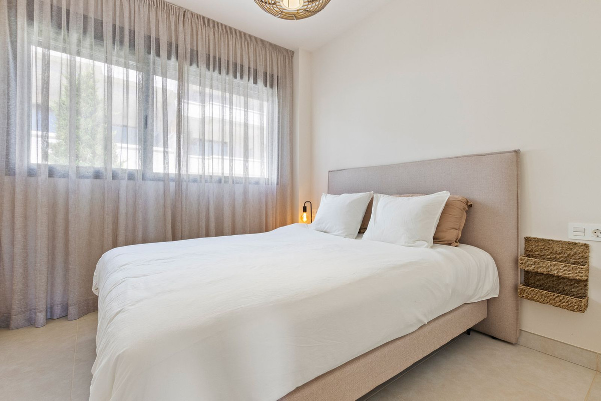 9b9e394861fa0a48387173622bdaea32 - 22