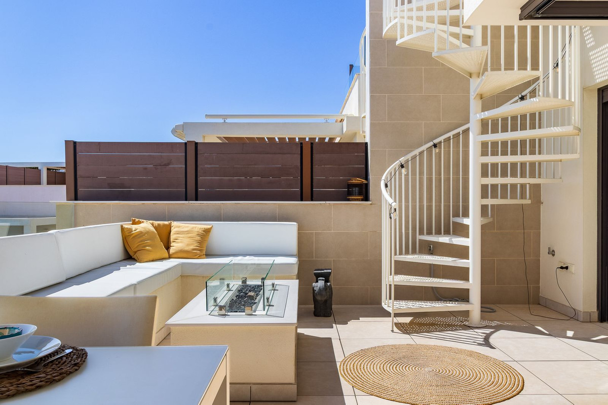 9b9e394861fa0a48387173622bdaea32 - 9