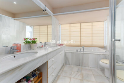 9cbc4b40ed18194660fc7838d8f5719f - 8