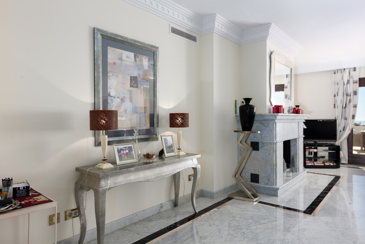 9ce526c0610a4f434b383af50352e176 - 14