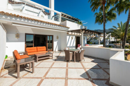 9ce526c0610a4f434b383af50352e176 - 21