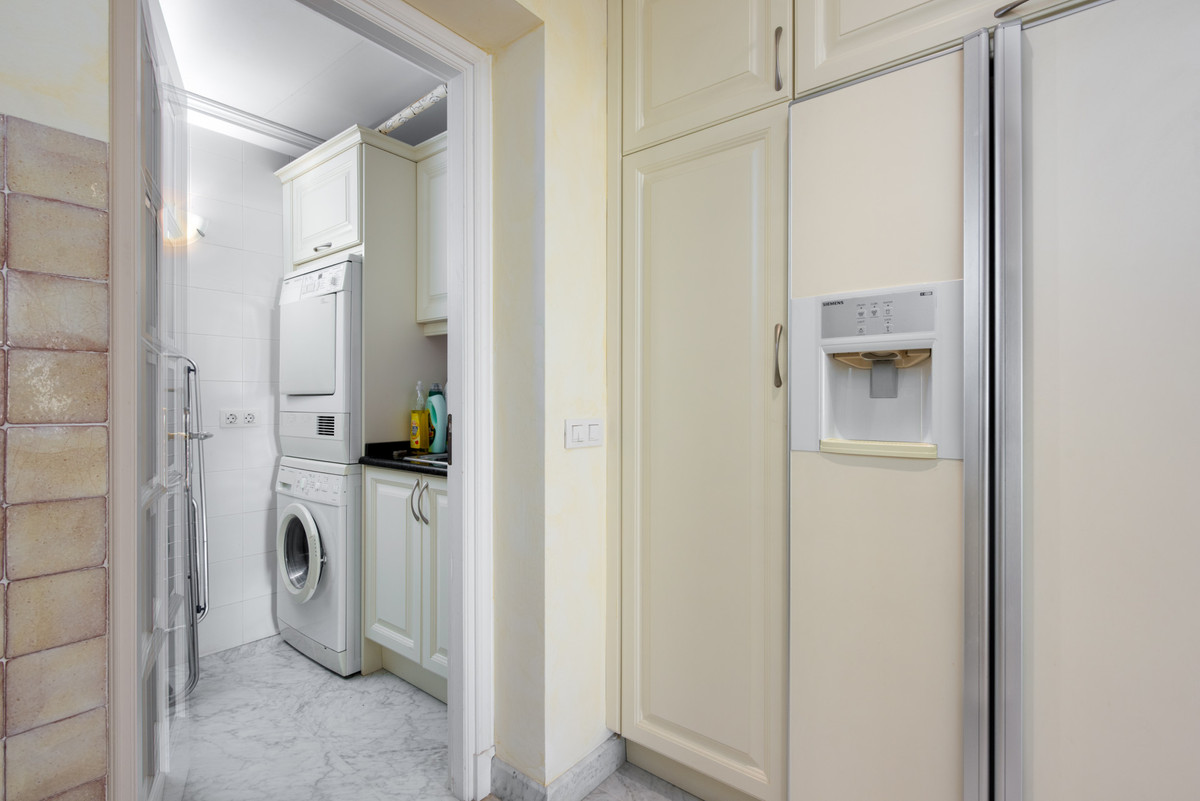 9ce526c0610a4f434b383af50352e176 - 25