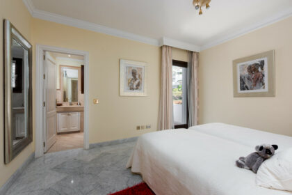 9ce526c0610a4f434b383af50352e176 - 30