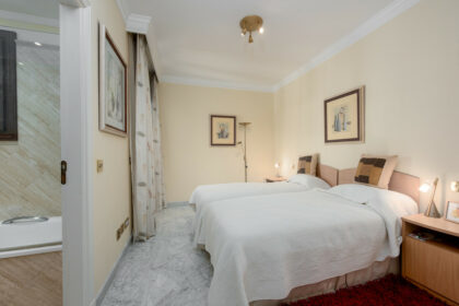 9ce526c0610a4f434b383af50352e176 - 32