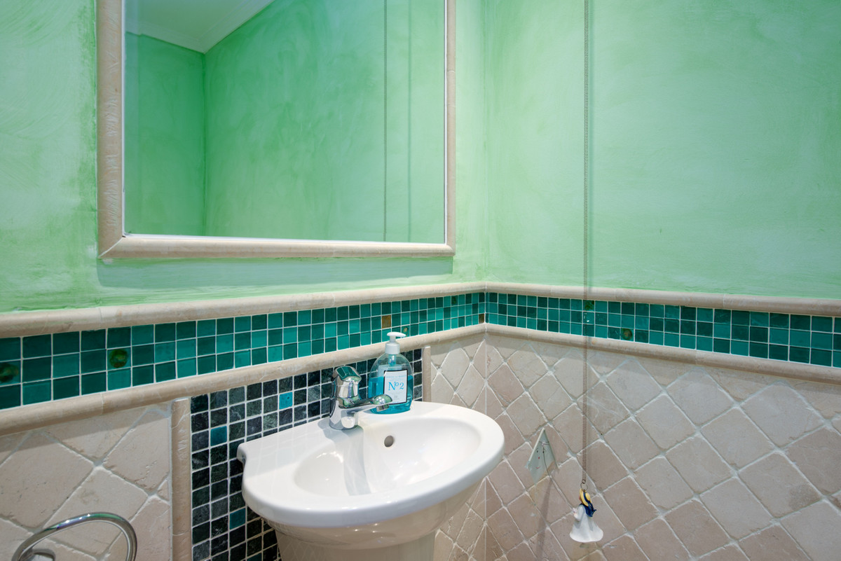 9ce526c0610a4f434b383af50352e176 - 35