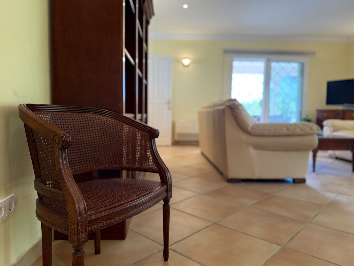 9e2a945aca894c84a71056081cf856ab - 18