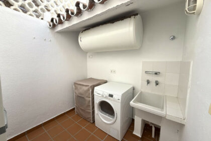 9e2a945aca894c84a71056081cf856ab - 37