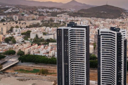 a15d25e434f3d82d13761cbfdc4c11ac - 20