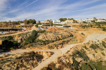 ae422b7fa34076ae2395e6baaf81b085 - 12