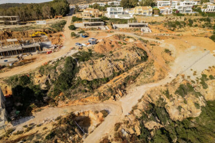 ae422b7fa34076ae2395e6baaf81b085 - 13