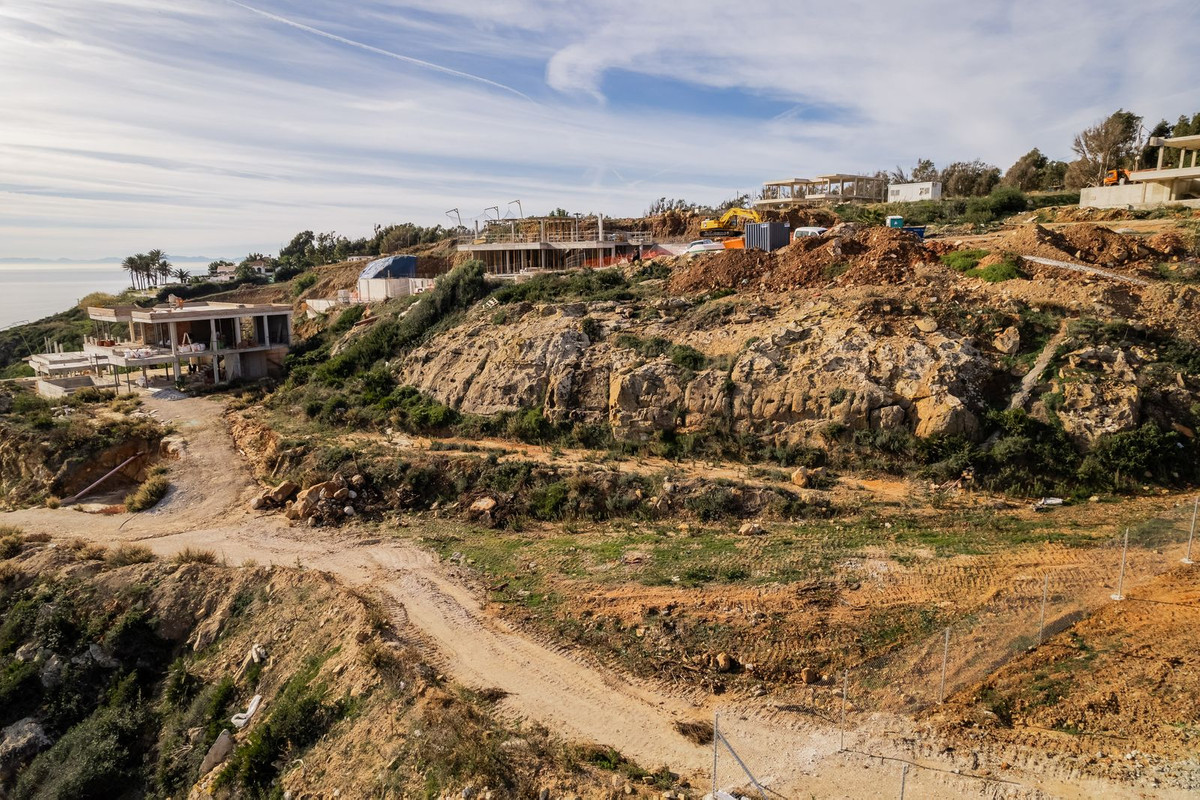 ae422b7fa34076ae2395e6baaf81b085 - 9