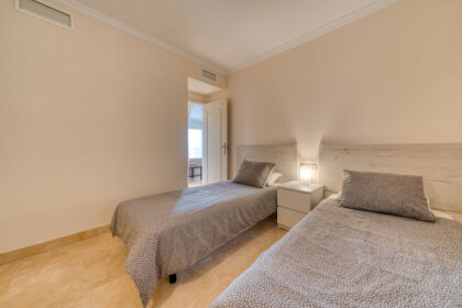 aec0b6641bfb139f56c7ae0bfe056a10 - 28