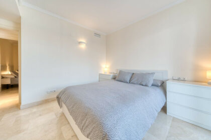 aec0b6641bfb139f56c7ae0bfe056a10 - 32