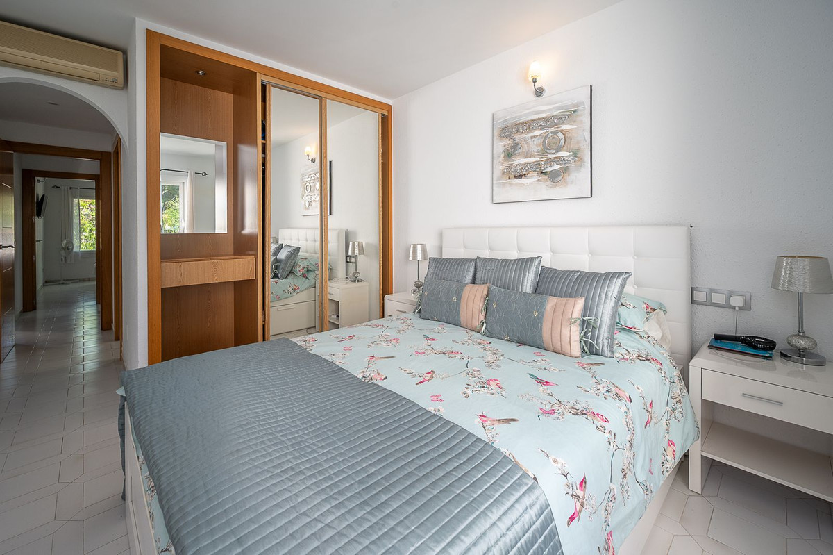 af103b6592c7b6157d8254673d76524d - 14