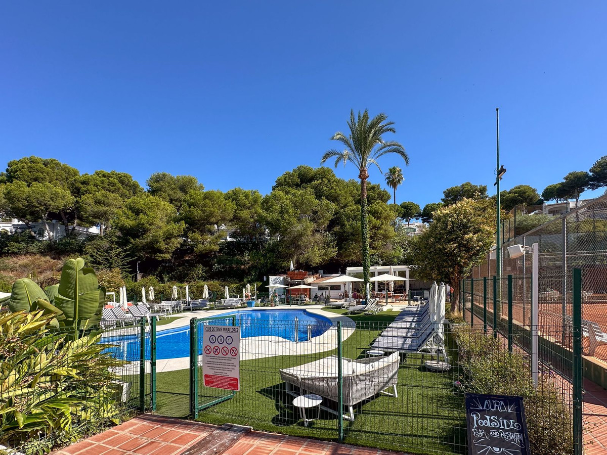 af103b6592c7b6157d8254673d76524d - 23