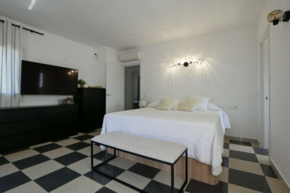afa81cc2bed43d39068542166ee1ed65 - 20