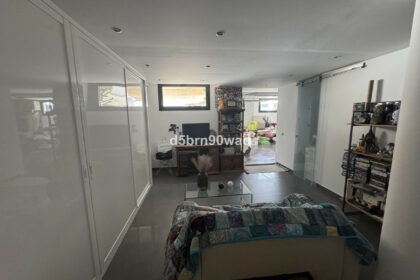 b1a5b9b4856ab662f5f68c17ec63a707 - 20