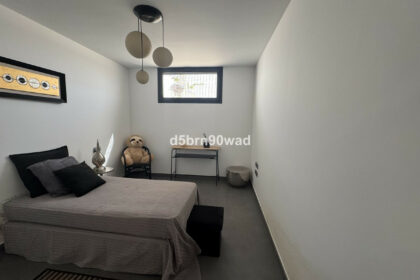 b1a5b9b4856ab662f5f68c17ec63a707 - 25