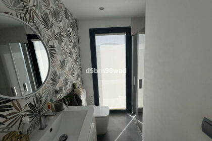 b1a5b9b4856ab662f5f68c17ec63a707 - 27