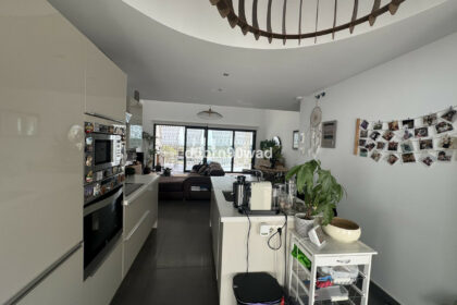 b1a5b9b4856ab662f5f68c17ec63a707 - 31