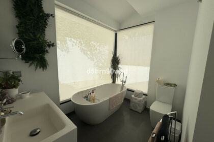 b1a5b9b4856ab662f5f68c17ec63a707 - 32