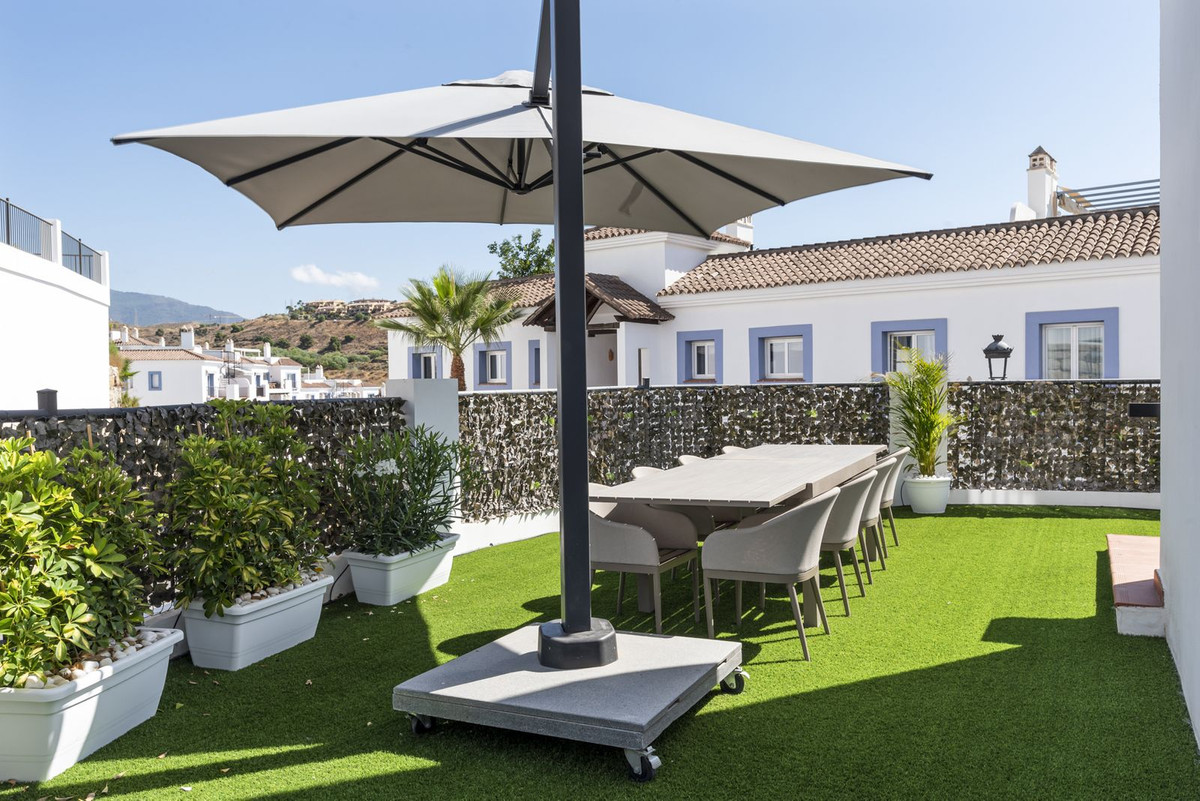 b430b5d8b9044ddeefd11fc562829168 - 12