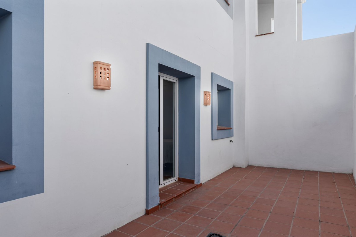 b430b5d8b9044ddeefd11fc562829168 - 14