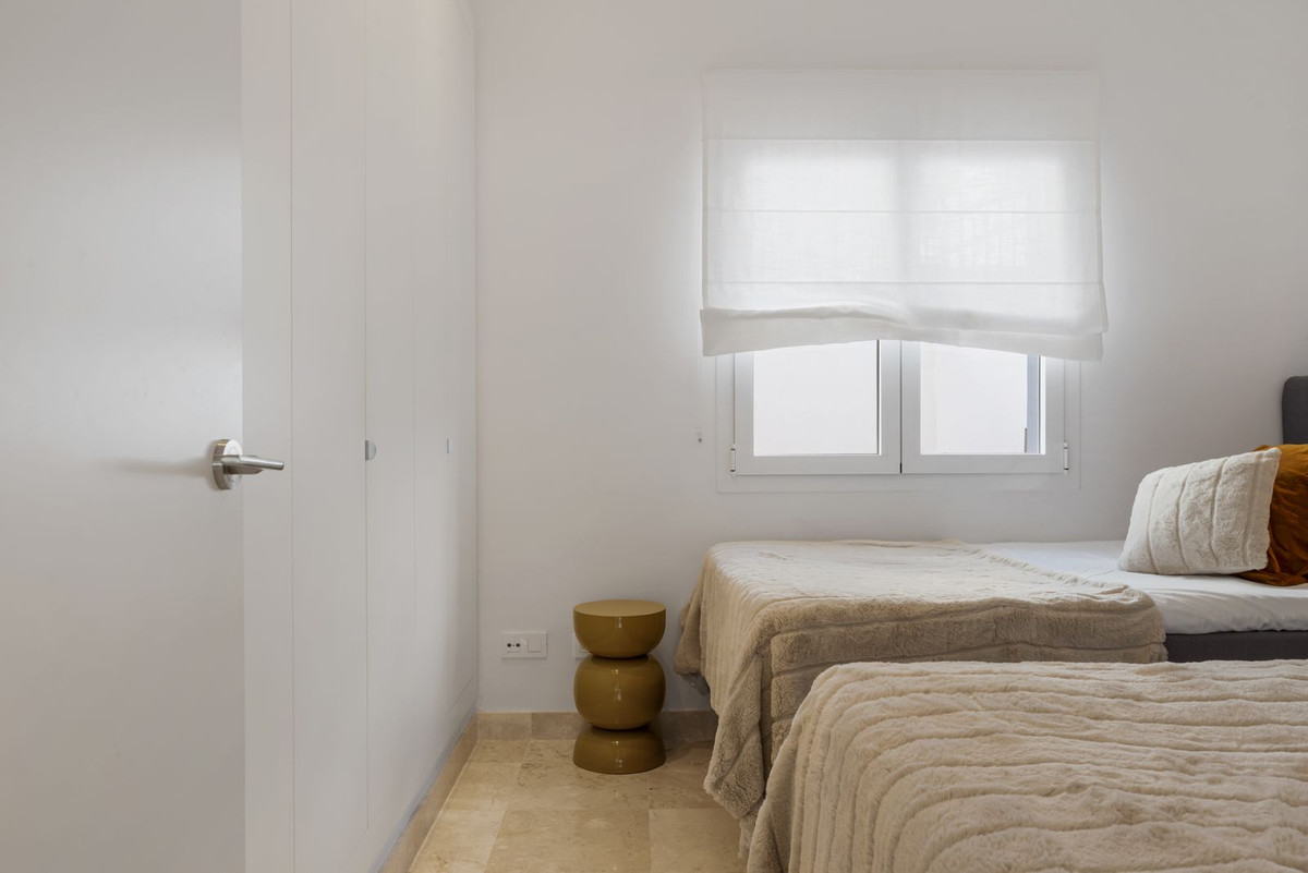 b430b5d8b9044ddeefd11fc562829168 - 17