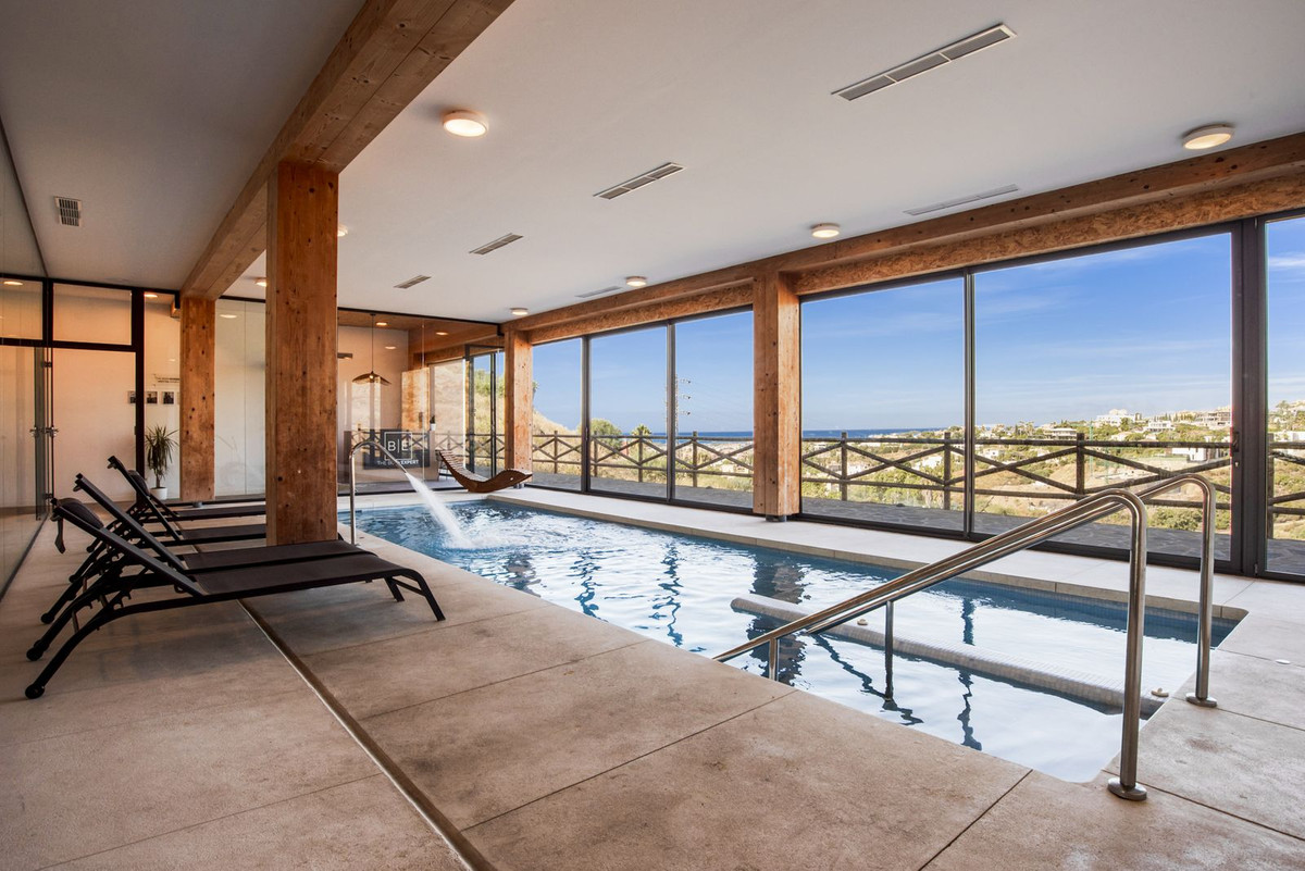 b430b5d8b9044ddeefd11fc562829168 - 28