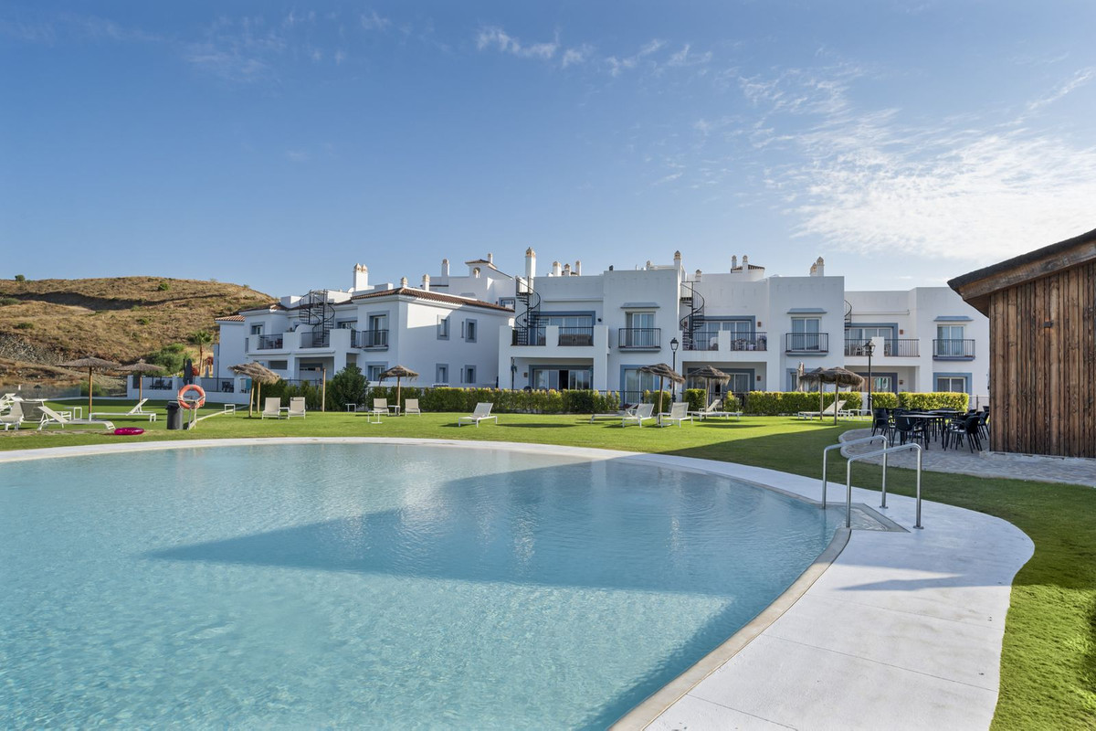 b430b5d8b9044ddeefd11fc562829168 - 33