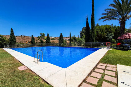 b45f0b265f054bae4e9bcccbcfb0cf9f - 1