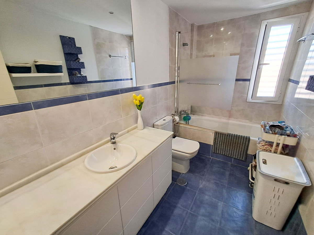 b45f0b265f054bae4e9bcccbcfb0cf9f - 14