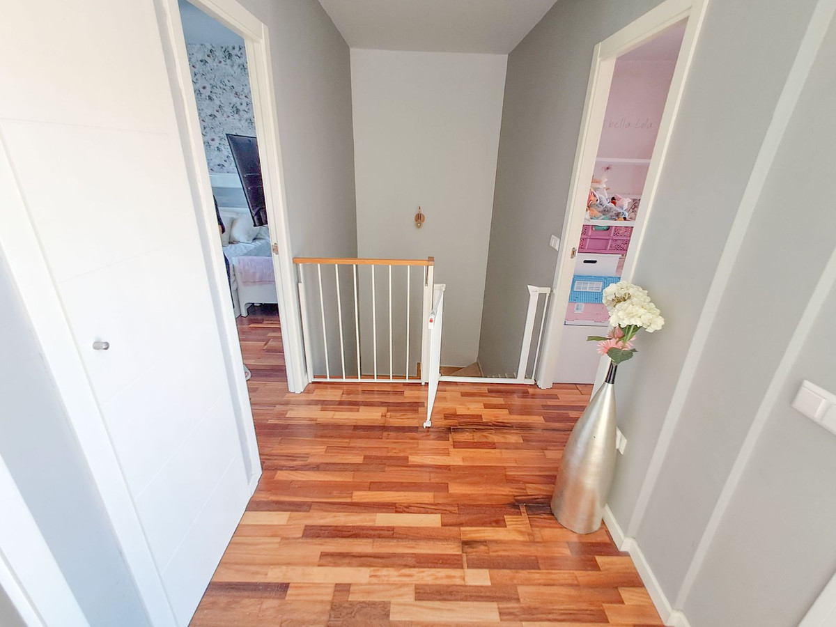 b45f0b265f054bae4e9bcccbcfb0cf9f - 19