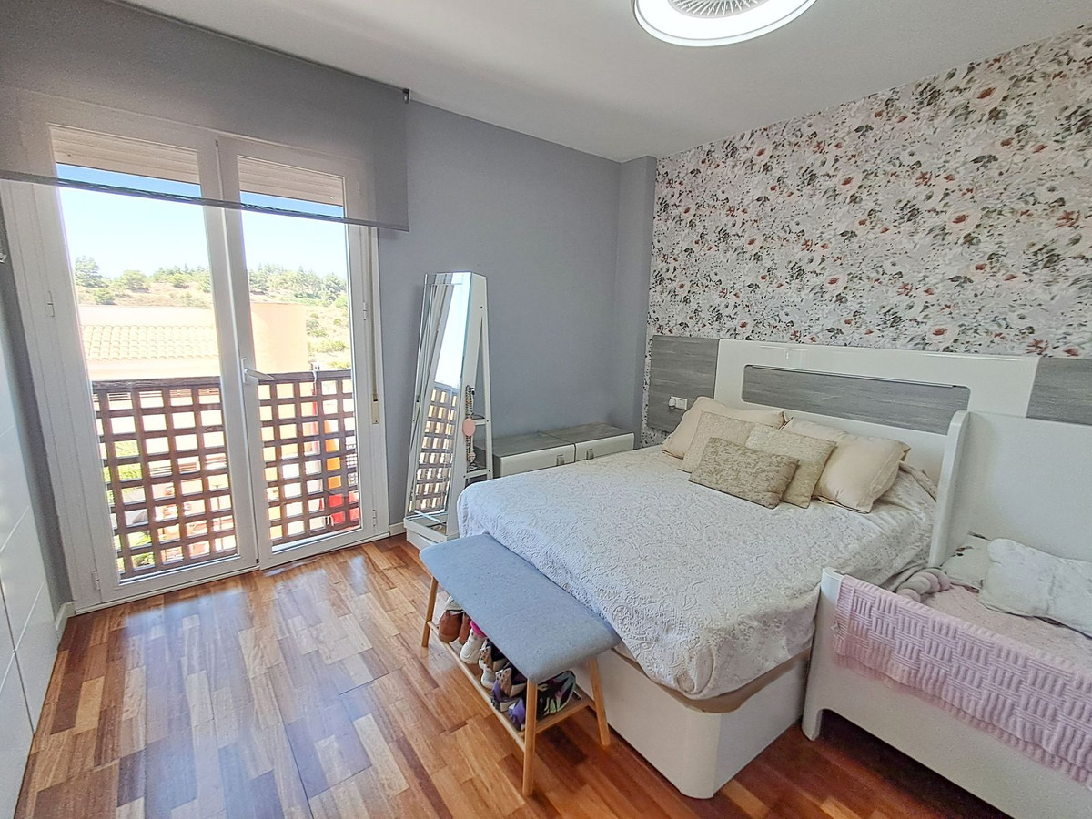 b45f0b265f054bae4e9bcccbcfb0cf9f - 25