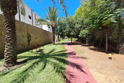 b45f0b265f054bae4e9bcccbcfb0cf9f - 32