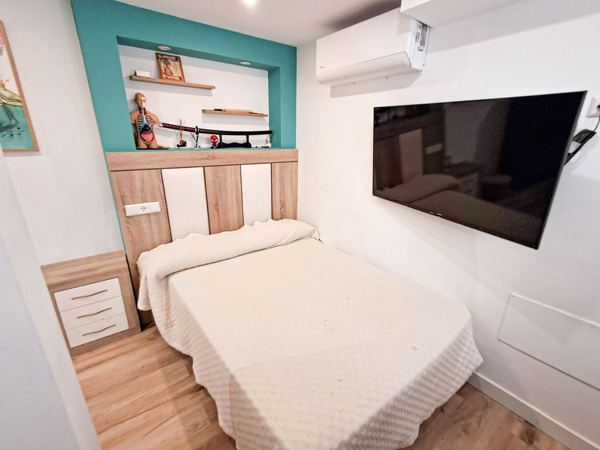 b45f0b265f054bae4e9bcccbcfb0cf9f - 9