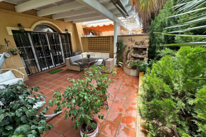 b652689210d08d37fac1f589c7f6a424 - 1