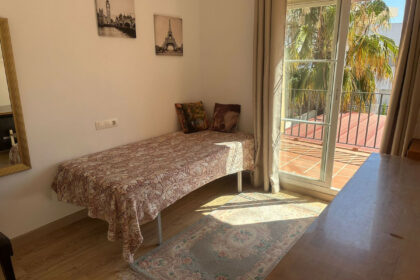 b652689210d08d37fac1f589c7f6a424 - 11