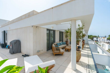 b6e2402a86284573b062c7d5fba1a6e8 - 31