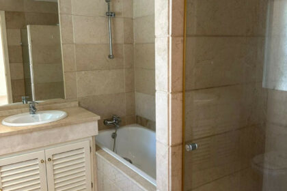 b915531df05cad971d83ac1796539b3d - 15