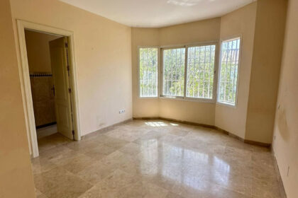 b915531df05cad971d83ac1796539b3d - 16