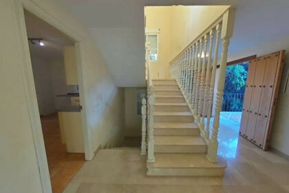 b915531df05cad971d83ac1796539b3d - 20