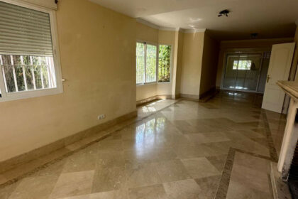 b915531df05cad971d83ac1796539b3d - 25