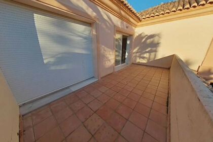 b915531df05cad971d83ac1796539b3d - 4