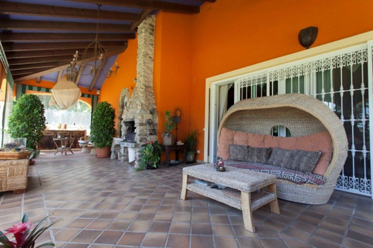 b9336ae6557e71a9aa109517297244fc - 16