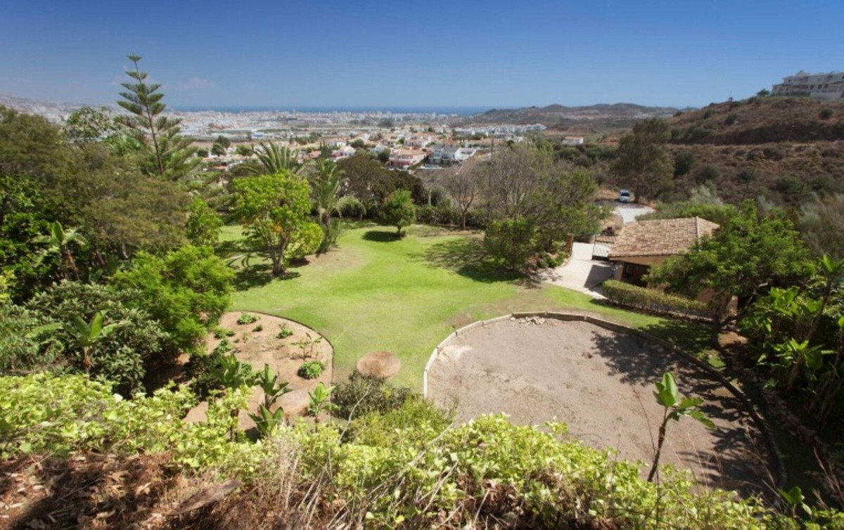 b9336ae6557e71a9aa109517297244fc - 22