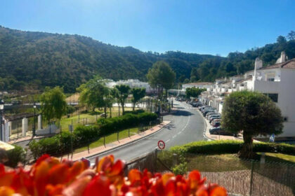 b97220d145b00f1abf2c9539b19f5cb2 - 1