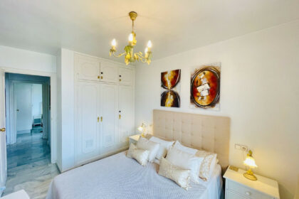 ba6fb6c973457cb92c03fa7e5fe9b6cb - 13